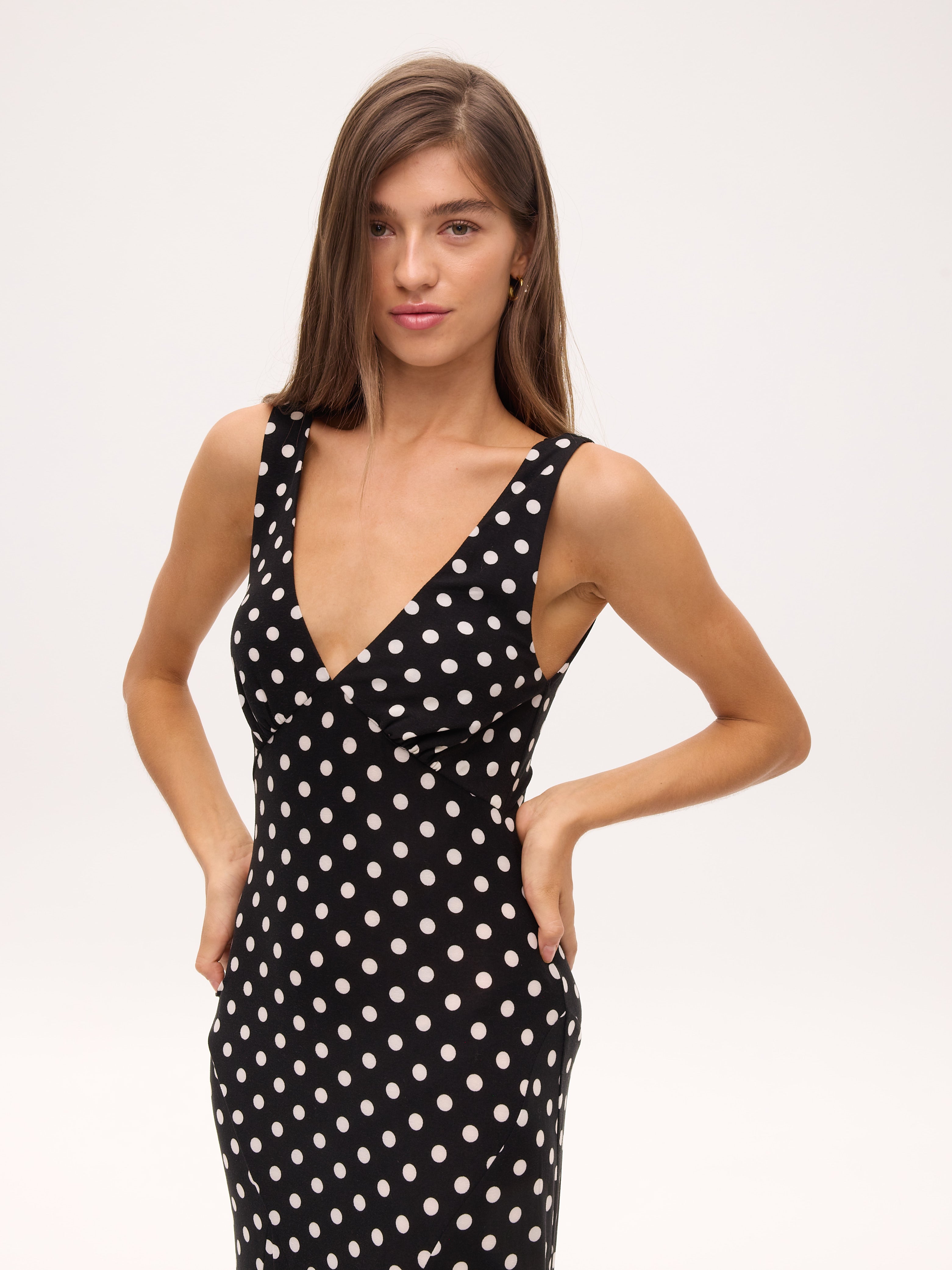 BEATRICE DOTS - Vestido sirena en lunares, para invitadas de boda, fiesta y eventos de primvera y verano. MIOH es la marca de vestidos de invitada de boda y fiesta de referencia en España