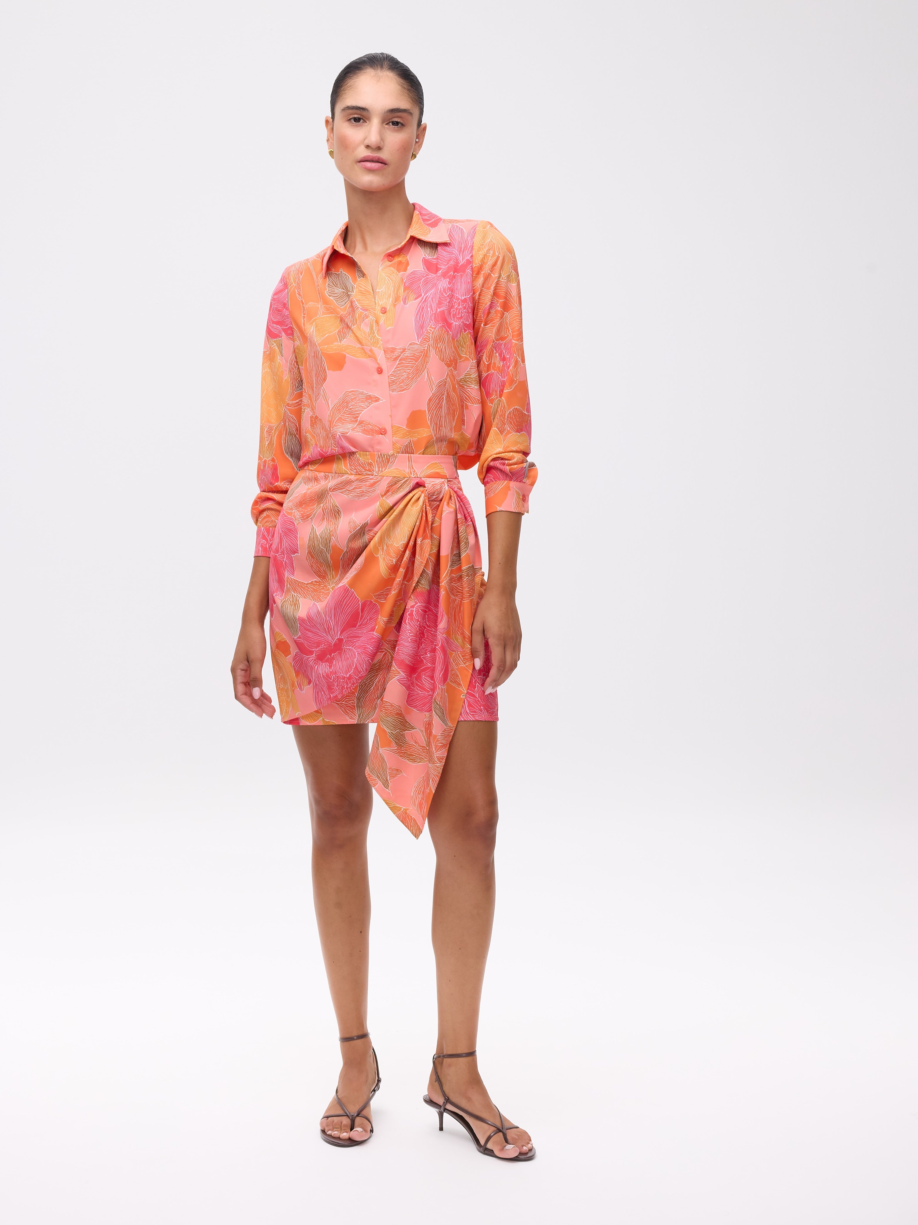 FLAVIO SKIRT - Mini falda flores lazada, de fiesta e invitada de boda y evento primavera verano. MIOH es la marca que eligen las influencers de España para sus eventos, como bodas y fiestas