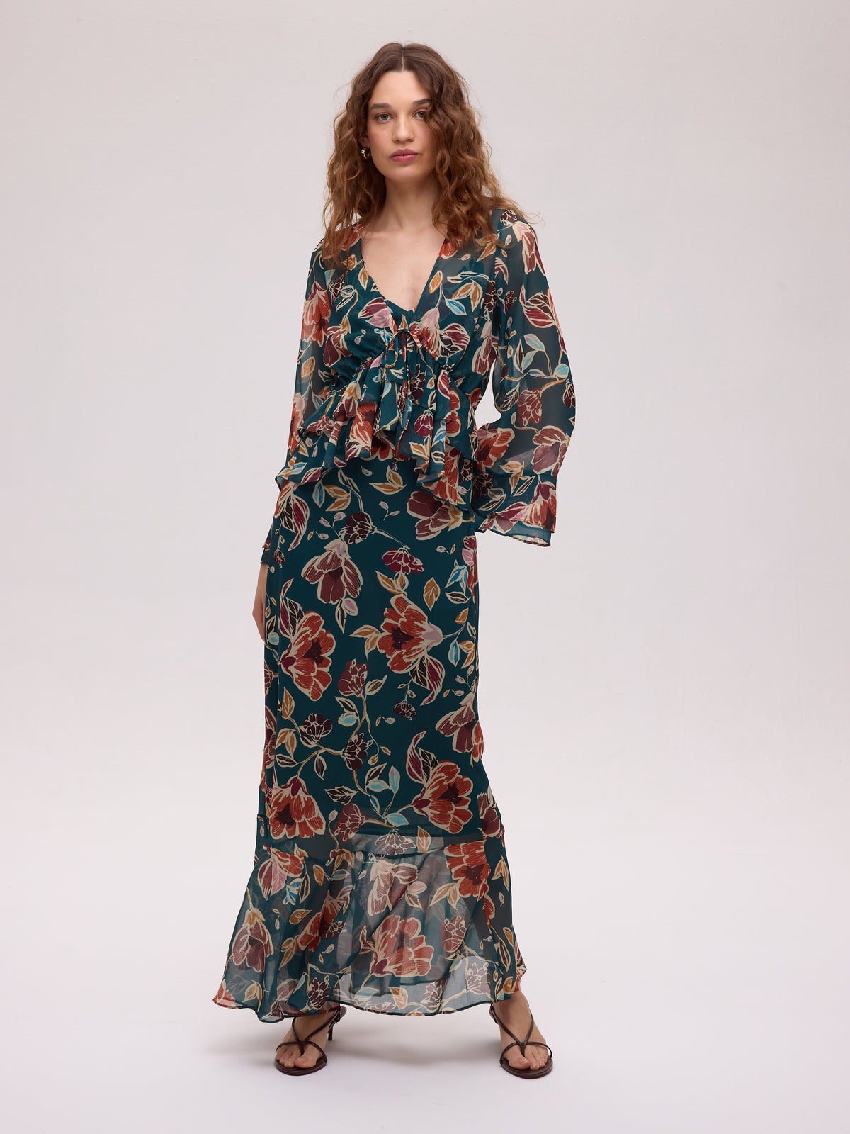 GRAZIA FLOWERS - Vestido y top de gasa estampado floral tirantes, perfecto para invitadas de boda y fiesta esta temporada de otoño invierno. MIOH es la marca española de vestidos de invitada de referencia