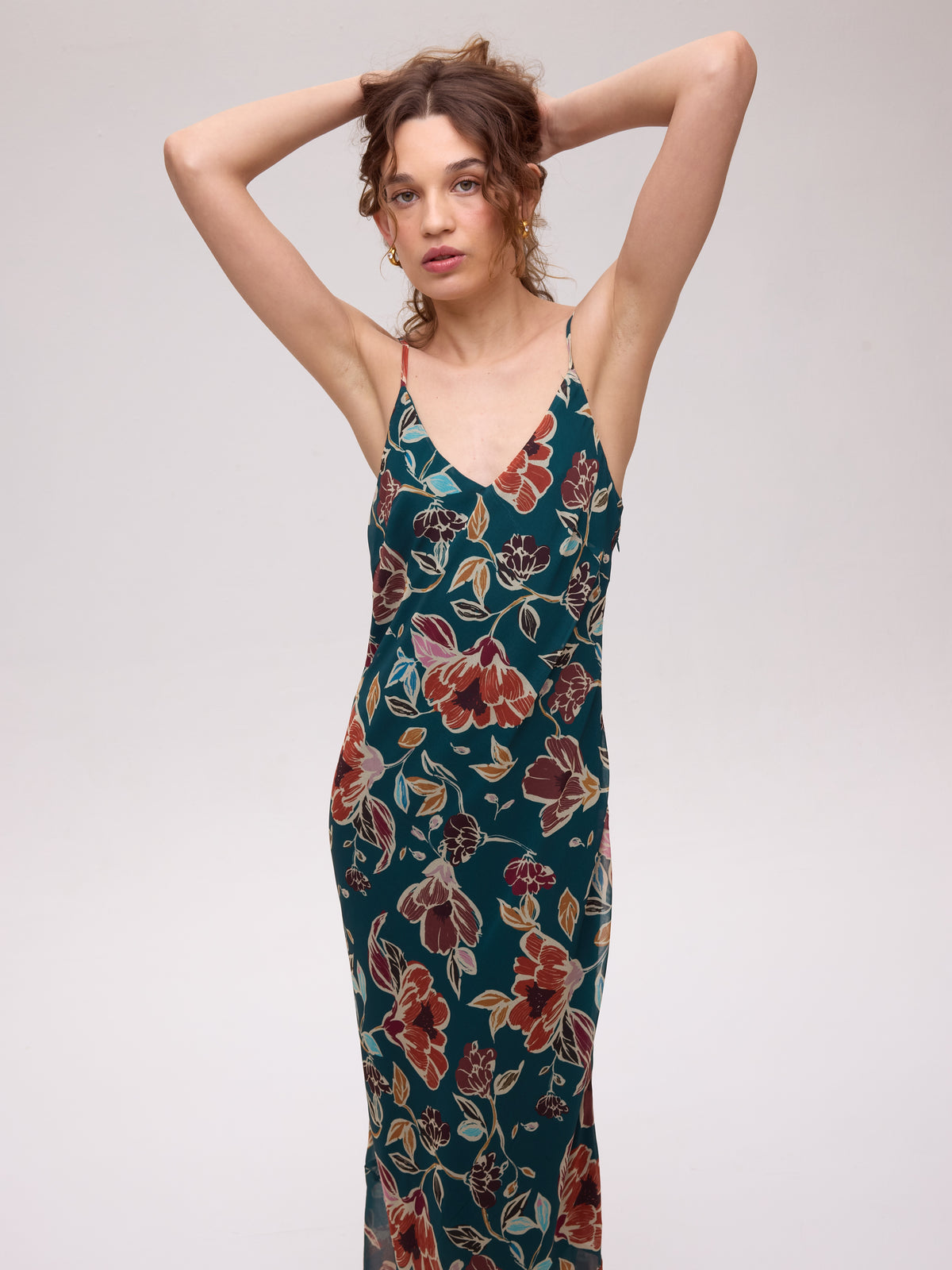 GRAZIA FLOWERS - Vestido y top de gasa estampado floral tirantes, moda de invitada de boda diseñada en España. MIOH lleva más de 20 años vistiendo a la invitada perfecta