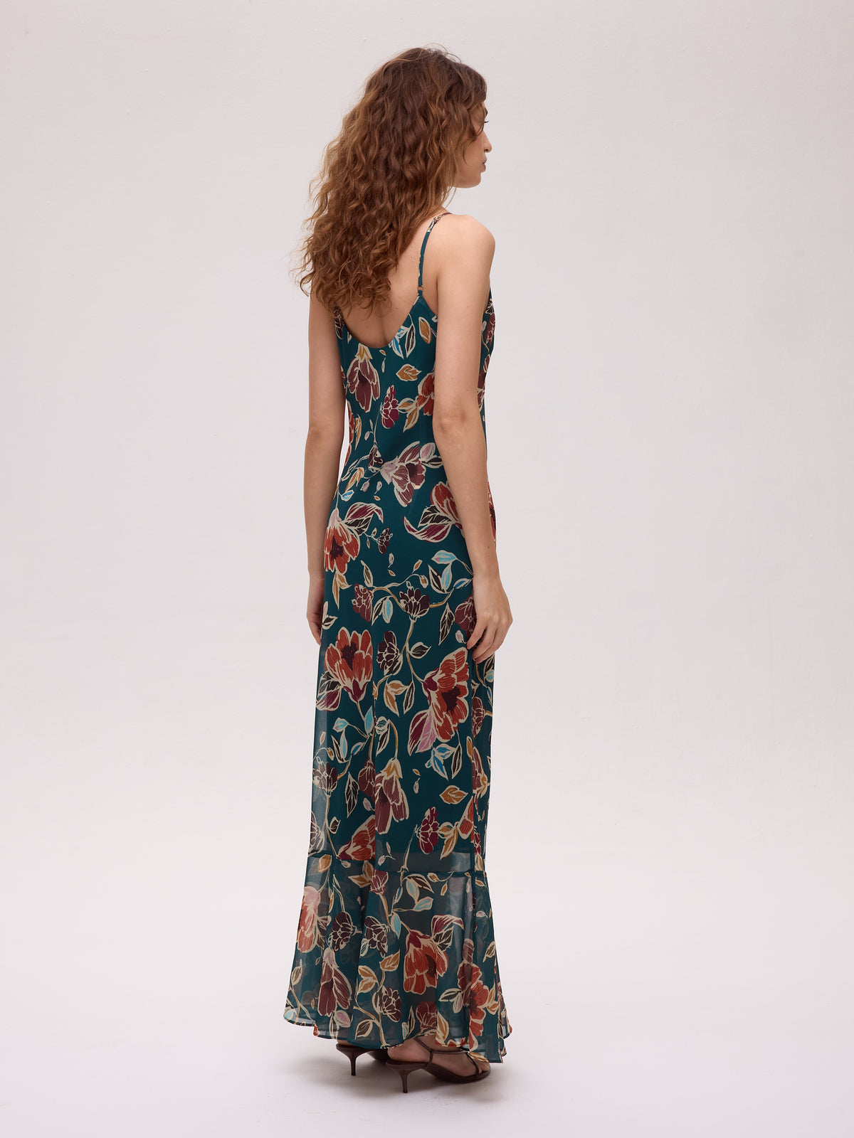 GRAZIA FLOWERS - Vestido y top de gasa estampado floral tirantes, descubre por qué MIOH es la marca española de vestidos de fiesta e invitada más de moda en 2026