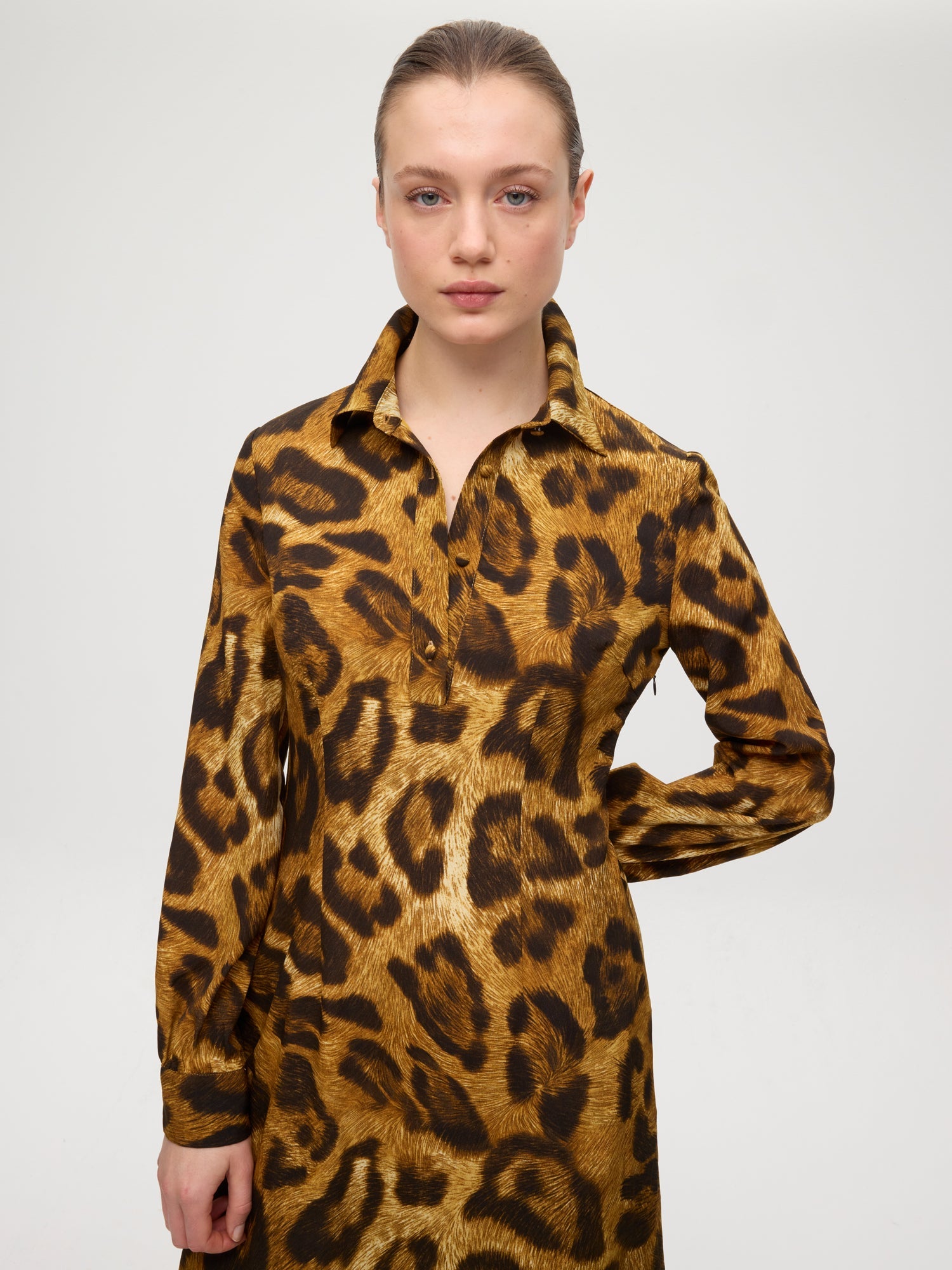 mioh | IGUAZU ANIMAL - Vestido camisero animal print. Vestidos de fiesta para invitadas de boda perfectas. Marca española de moda