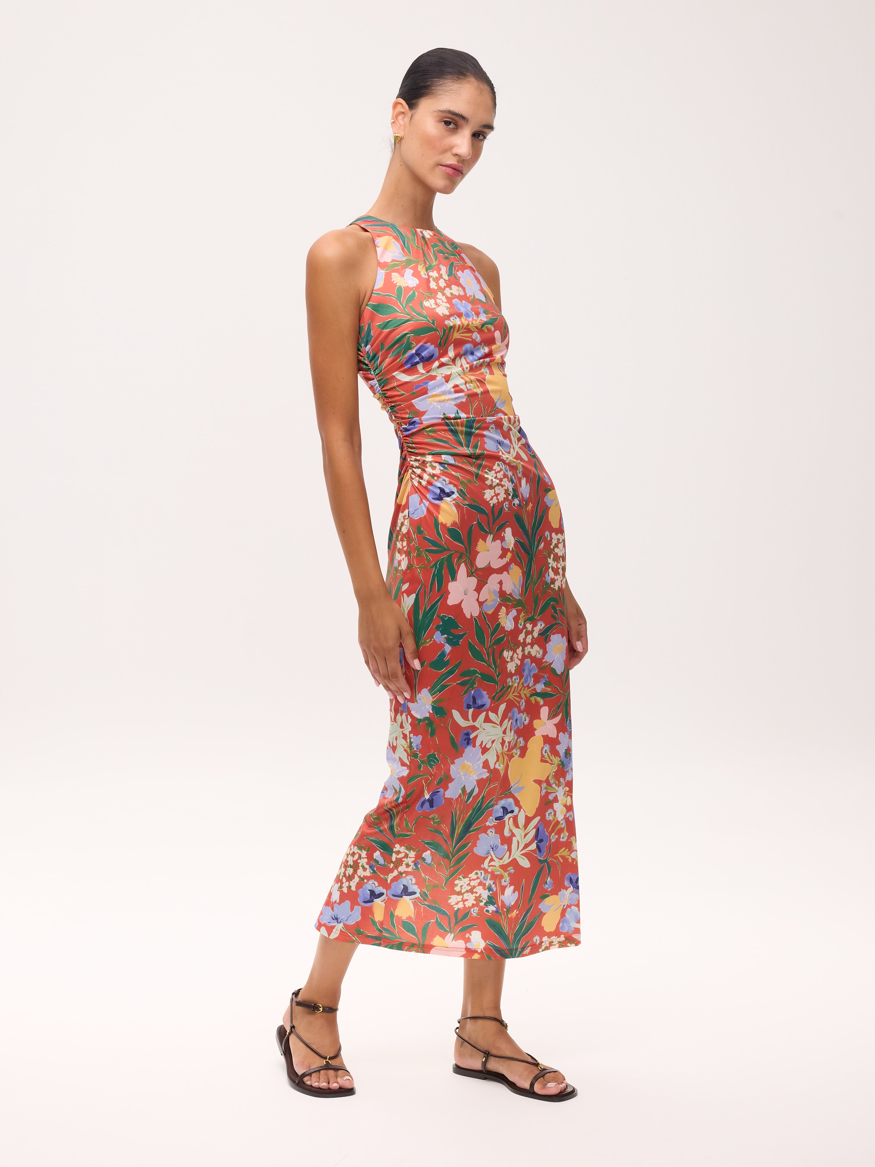 MERCUTIO FLOWERS - Vestido elástico midi floral, perfecto para invitadas de boda y fiesta spring summer. MIOH es la marca española de vestidos de fiesta mas de moda, preferida por influencers y famosas de España