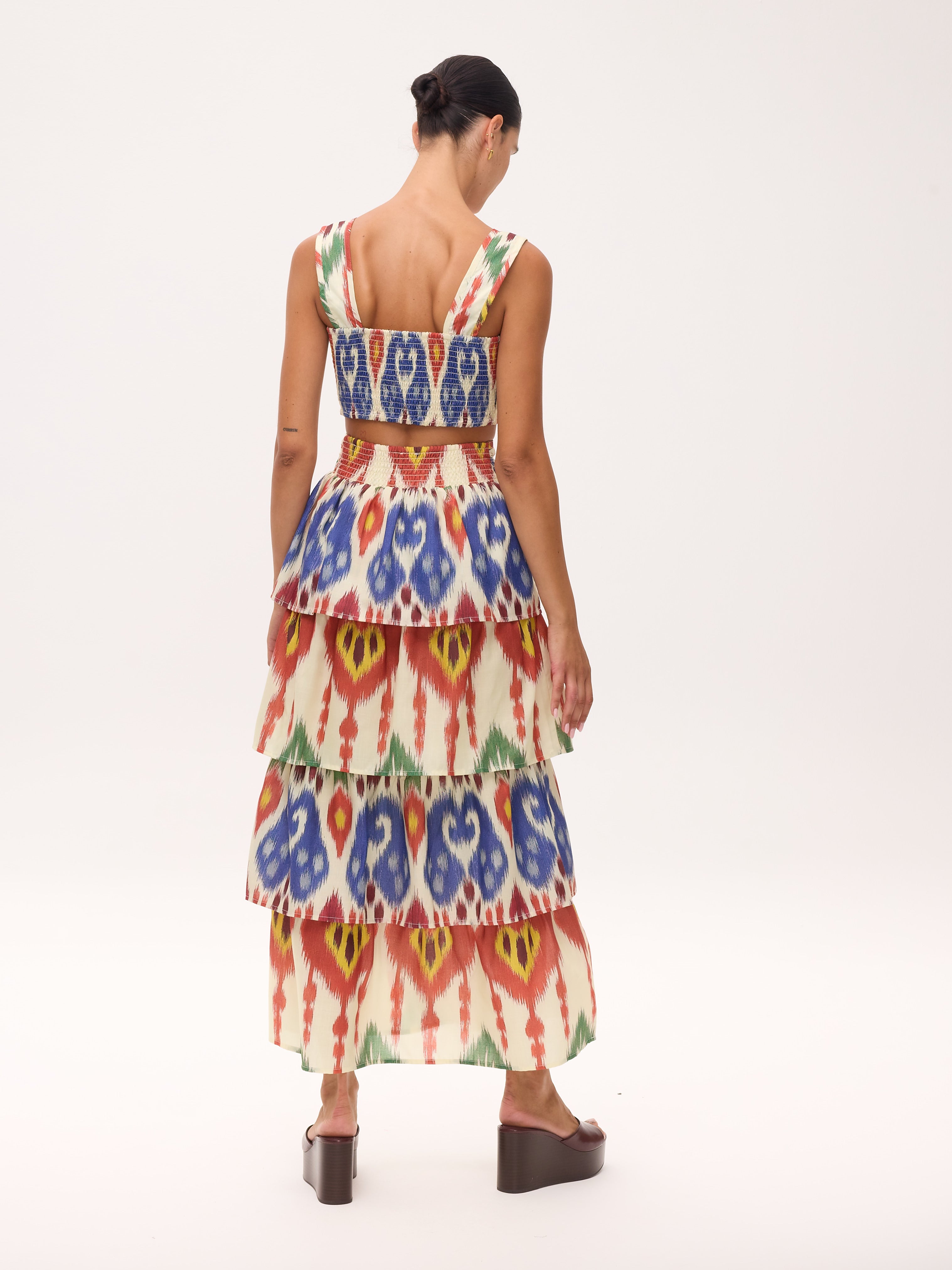 TITANIA IKAT - Conjunto Ikat multicolor, perfecto para invitadas de boda y fiesta spring summer. MIOH es la marca que eligen las influencers de España para sus eventos, como bodas y fiestas