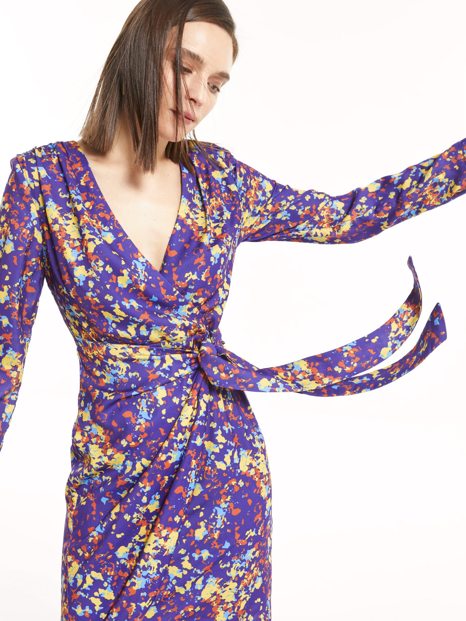 mioh | SOUL ABSTRACTO - Vestido corto para invitada de boda y eventos