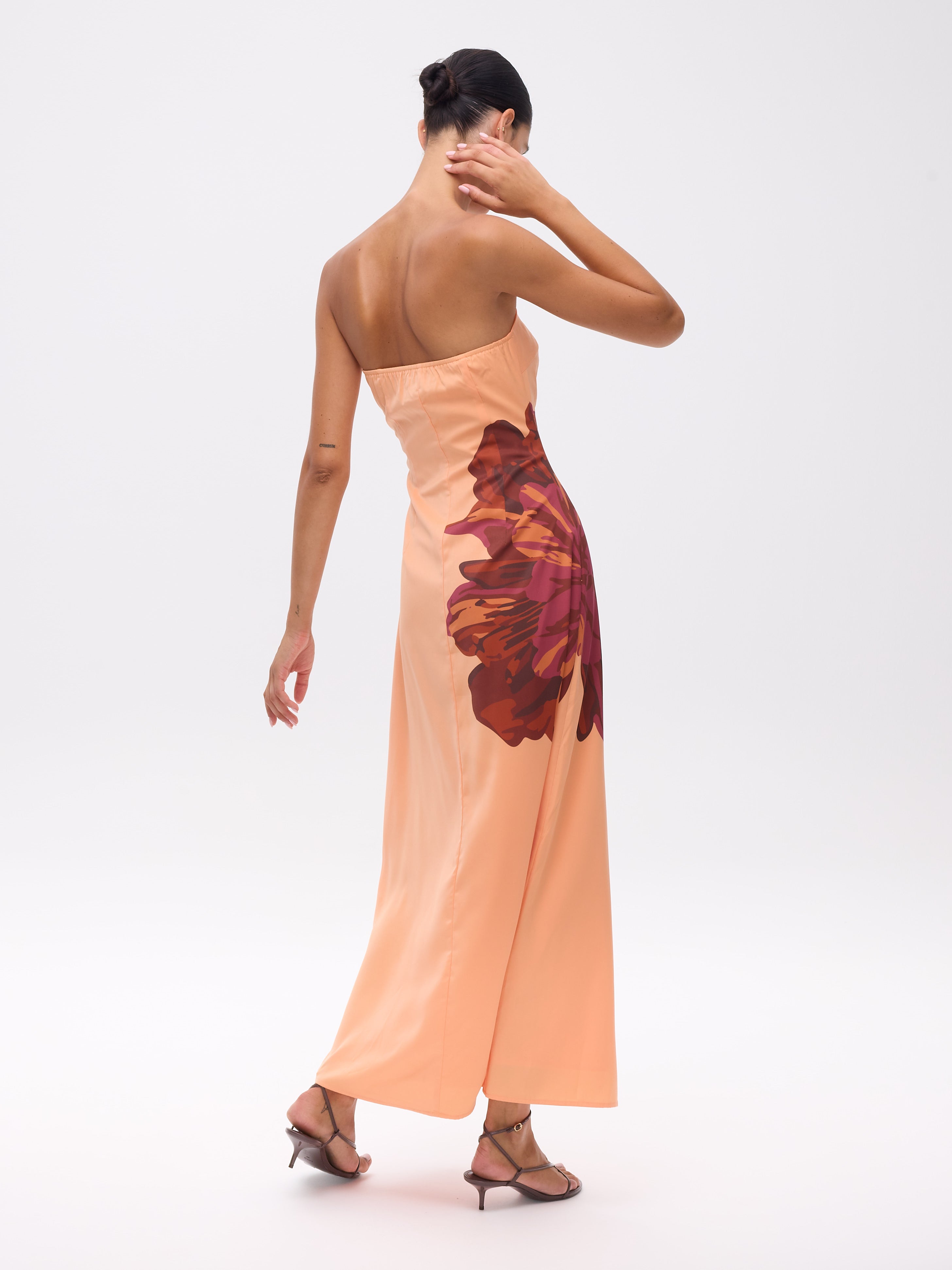 HELENA MAXI - Vestido palabra de honor maxi flor, perfecto para invitadas de boda y fiesta spring summer. MIOH es la marca que eligen las influencers de España para sus eventos, como bodas y fiestas