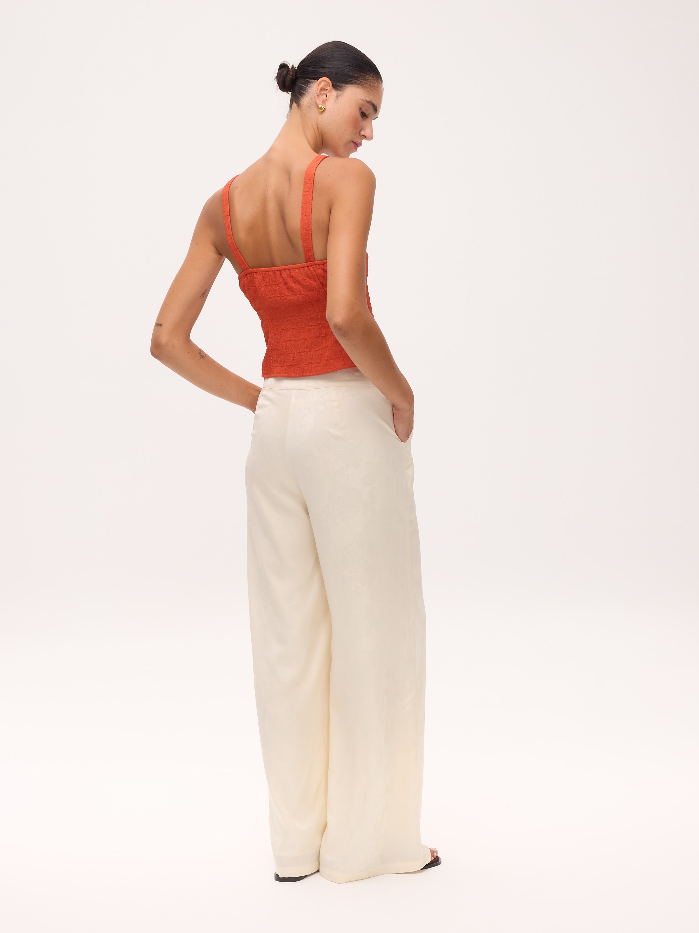 LEAR PANTS - Pantalones anchos jacquard tejido Ginko, de fiesta e invitada de boda y evento primavera verano. MIOH es la marca española de vestidos de fiesta mas de moda, preferida por influencers y famosas de España