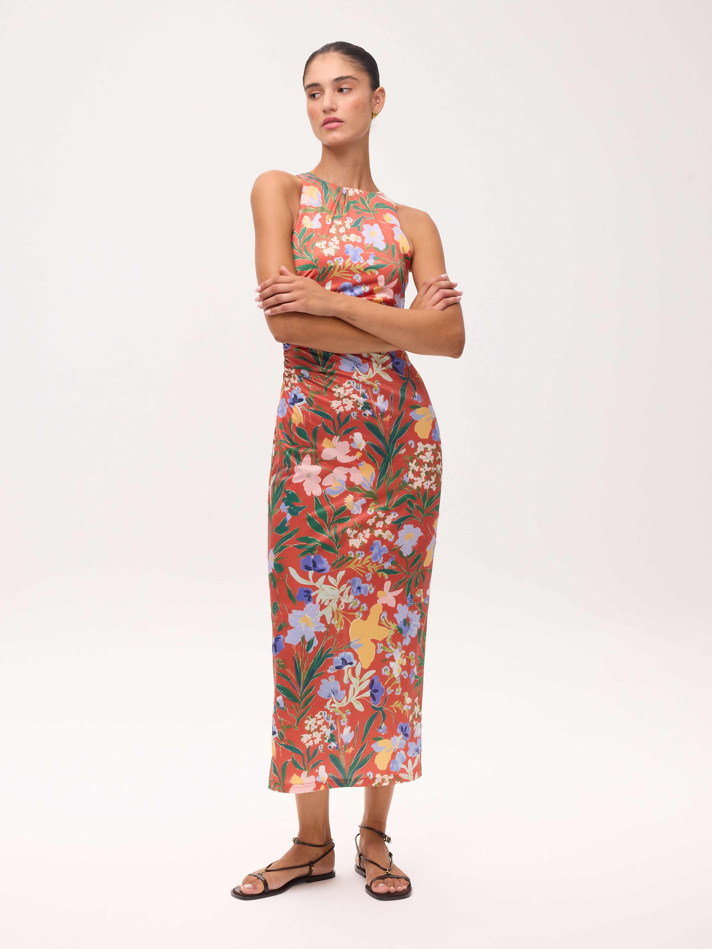 MERCUTIO FLOWERS - Vestido elástico midi floral, perfecto para invitadas de boda y fiesta spring summer. MIOH es la marca española de vestidos de fiesta mas de moda, preferida por influencers y famosas de España