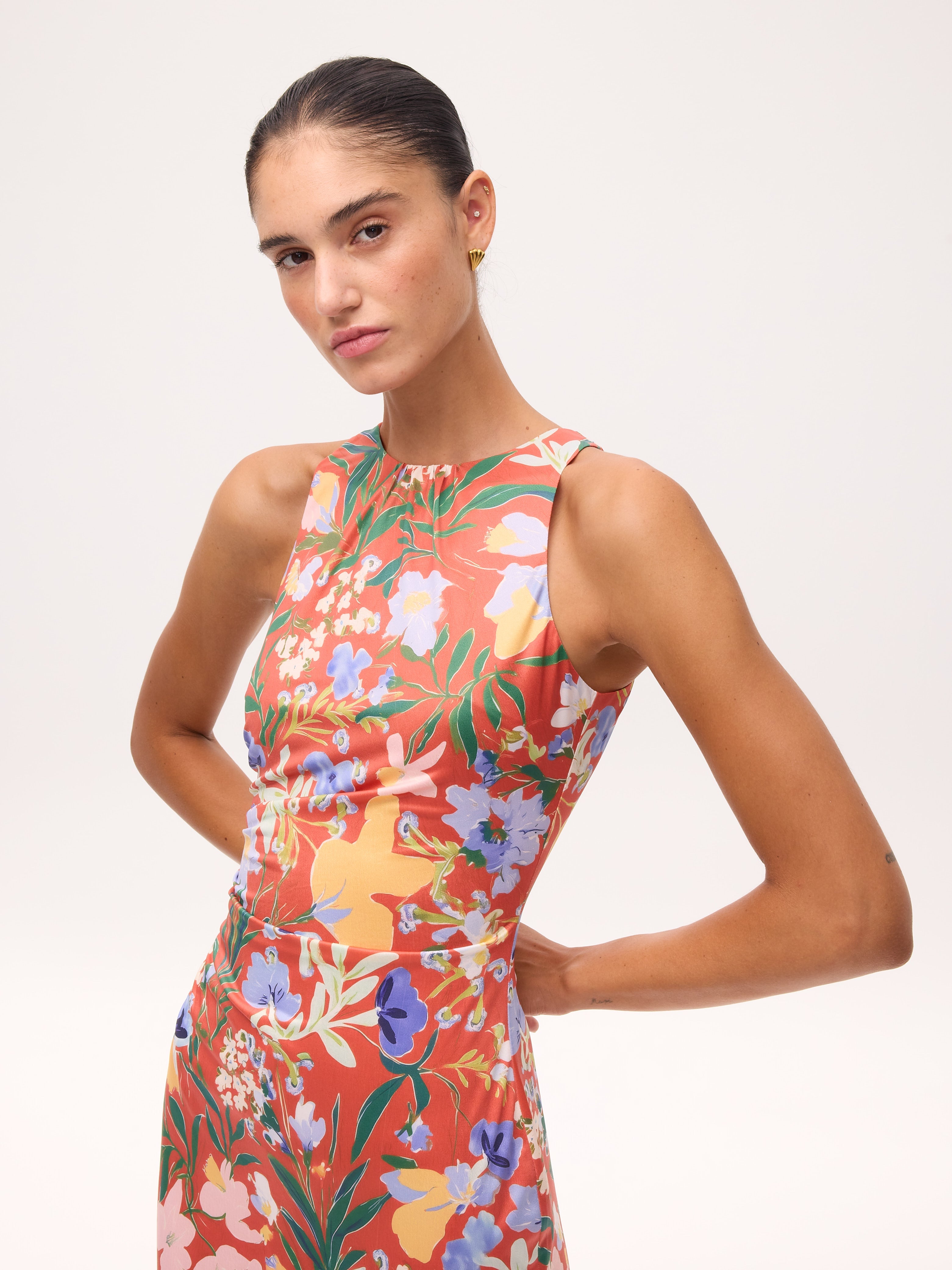 MERCUTIO FLOWERS - Vestido elástico midi floral, perfecto para invitadas de boda y fiesta spring summer. MIOH es la marca española de vestidos de fiesta mas de moda, preferida por influencers y famosas de España