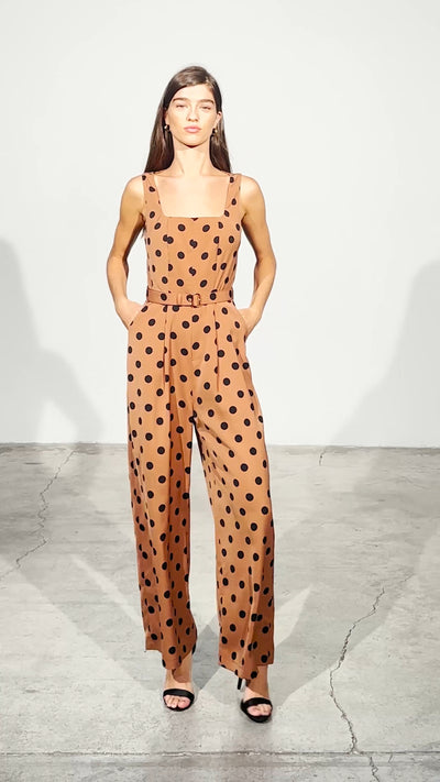 LORENZO DOTS - Mono escote cuadrado de lunares marrón y negro, para ser la invitada de boda perfecta y fiesta esta primavera verano. MIOH es la marca de vestidos de invitada de boda y fiesta de referencia en España