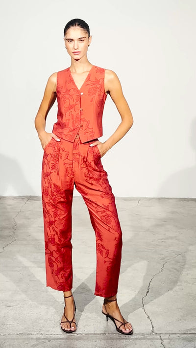 MONTESCO - Traje tela floral botánica, para ser la invitada de boda perfecta y fiesta esta primavera verano. MIOH es la marca que eligen las influencers de España para sus eventos, como bodas y fiestas