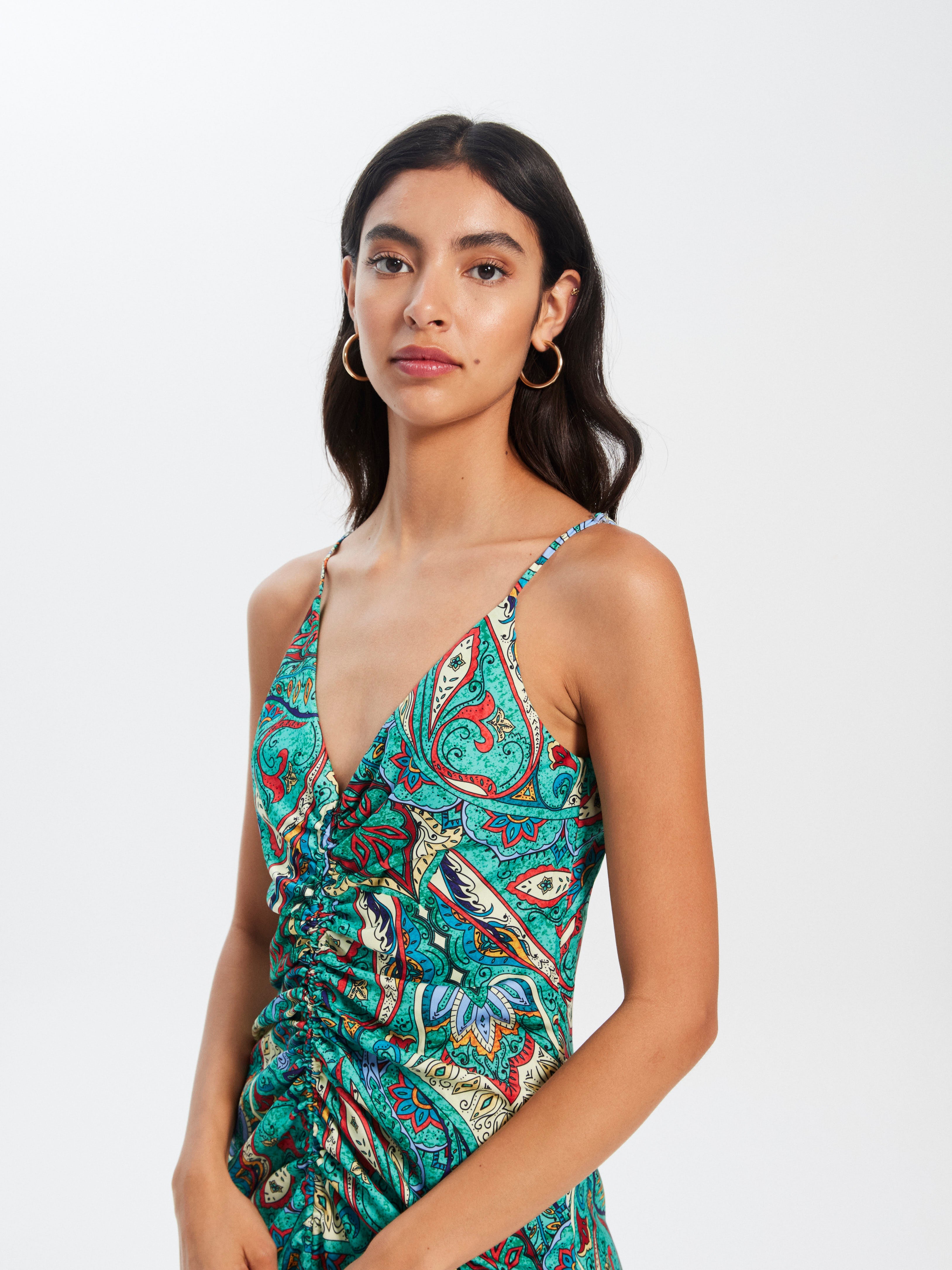 mioh | MATILDE BOHEME - Vestido largo midi invitada boda, fiesta y evento, nuestro vestido midi tirantes fruncido cordón estampado de fiesta para ser la invitada de boda perfecta esta temporada Primavera Verano 23. Pura tendencia SS23. MIOH marca española invitada